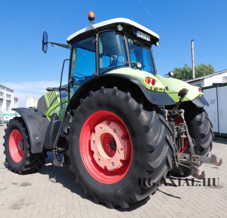 Axion 820