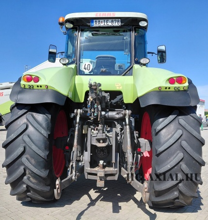 Axion 820