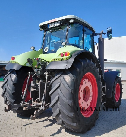 Axion 820