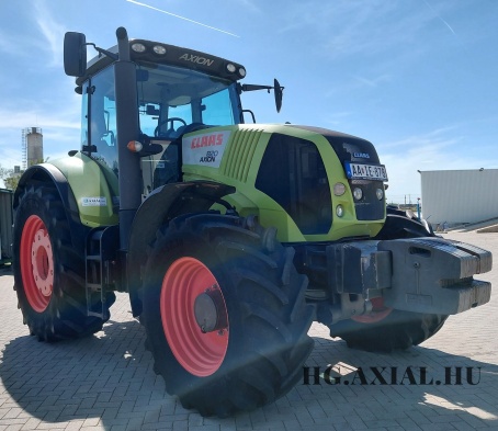 Axion 820