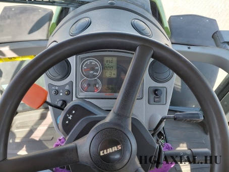 Axion 820
