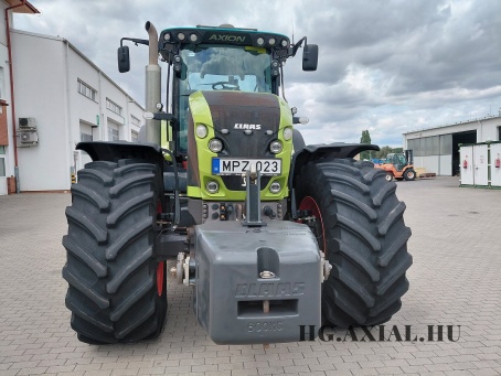 Axion 930