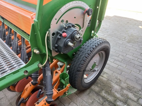 D9-40